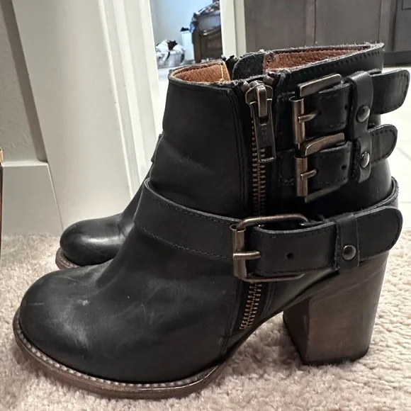 Women's Free Bird Black Ankle Boots size 6 - Picture 2 of 6